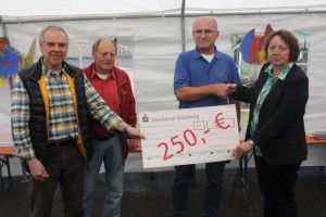 20160702-L0090002-KITA Spende Alte Herren Weickartshain