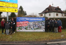 Werbebanner verweisen auf Lardenbacher Dorfjubiläum