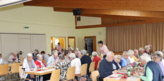 Geselliges Mittagsbuffet beim Seniorentreff
